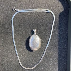 Italian 925 silver necklace with locket pendant